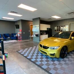 Large Facility For High-End Car Detailing Services Near Chandler