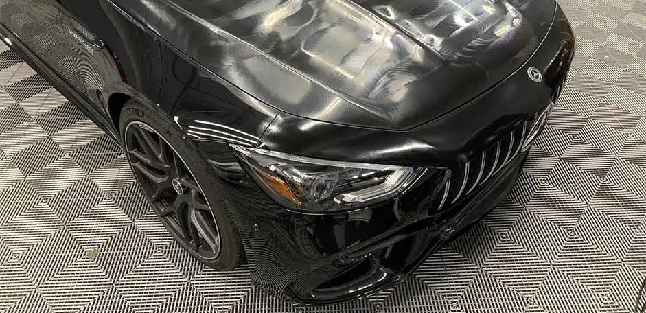 black BMW M8
