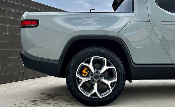 Ceramic Coating For Rivian R1T Pickup Truck Models By Licensed Feynlab Specialists