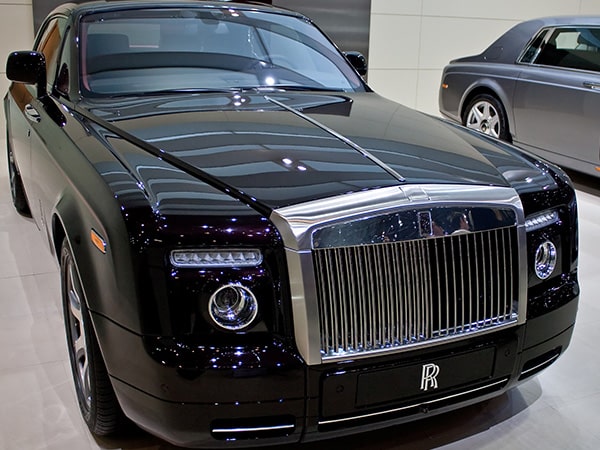 Arizona’s Best-Rated Car Detailing Services On A Black Rolls-Royce Phantom Coupé
