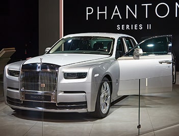 White Rolls-Royce Phantom VII With Powder Coating On Wheels And Rims